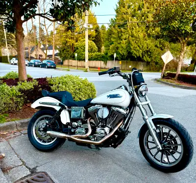 Mint Condition 2005 Dyna Lowrider Bike is totally built and fresh 10k in motor mods S&S 95 kit Thras...