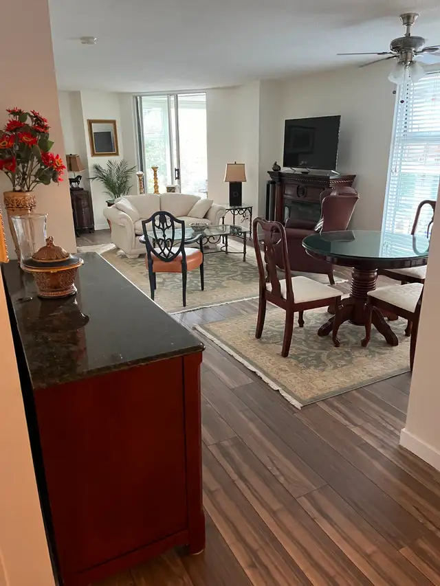 Yaletown Condo for Rent in Long Term Rentals in Vancouver - Image 2