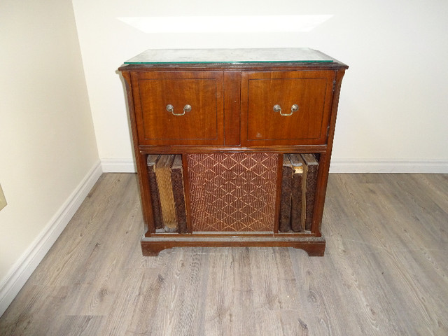 Antique Stromberg Cabinet Stereo in General Electronics in Hamilton