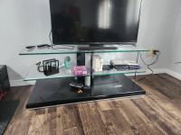 MODERN GLASS TV STAND