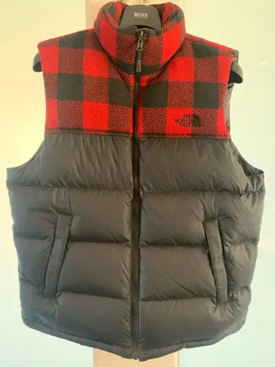 Immaculate Condition Zero Flaws Smoke & Pet Free Home Located in Capitol Hill