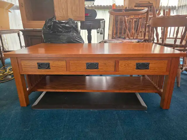 Coffee Table in Coffee Tables in Nelson - Image 4