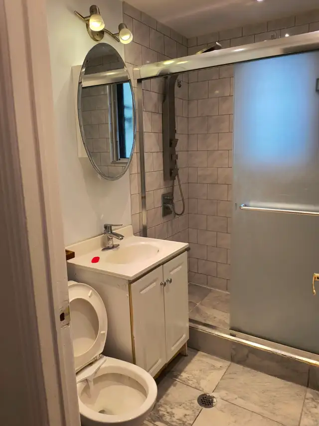 Grand 6-1/2 sur 2 étages, 2 salles de bain dans Parc-Extention in Long Term Rentals in City of Montréal - Image 21