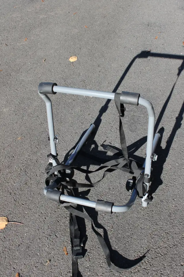 Sport Rack -3 bike strap bike rack in Road in Fredericton - Image 2