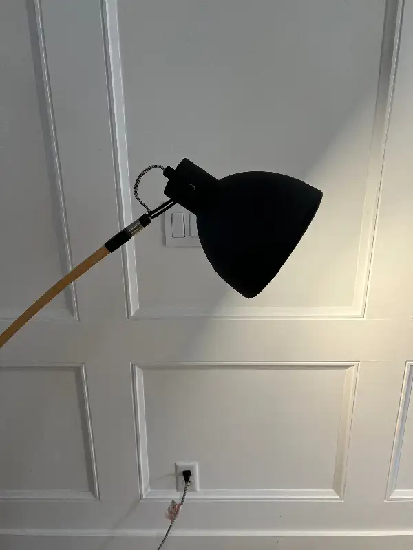 Metal and Wood Floor Lamp in Indoor Lighting & Fans in Mississauga / Peel Region - Image 3