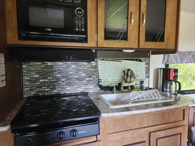 2017 Forest River in Travel Trailers & Campers in Kingston - Image 5