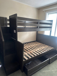 Bunk bed (kid size)