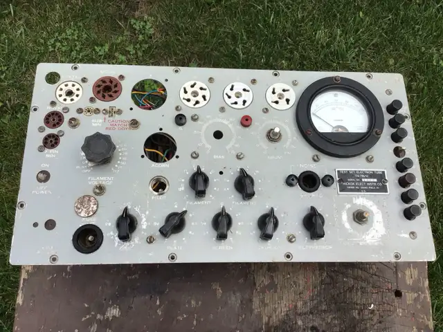Hickok TV-7B/U Tube Tester in Pro Audio & Recording Equipment in City of Toronto - Image 3