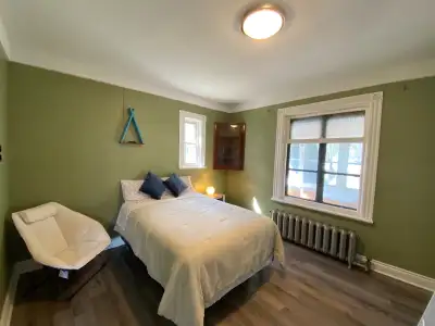 Welcome to your private retreat within a student-friendly shared home! This spacious furnished mini-...