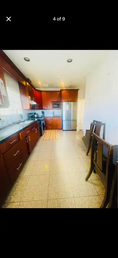 oom Available in Spacious 2-Floor House • Large 2-floor house with big windows in every room( it com...