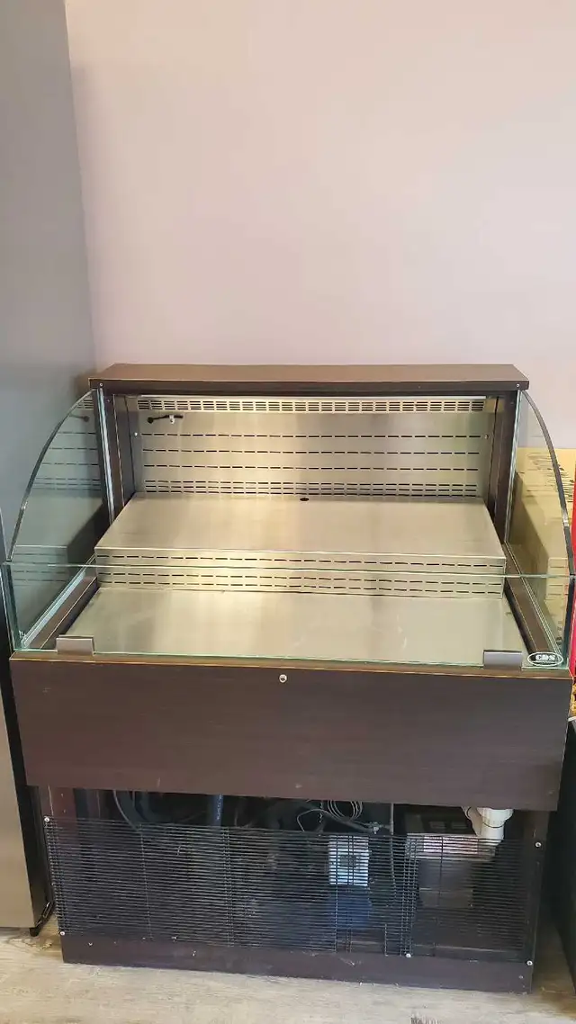 Display fridge-refrigerated grab-and-go 591896181495582721
