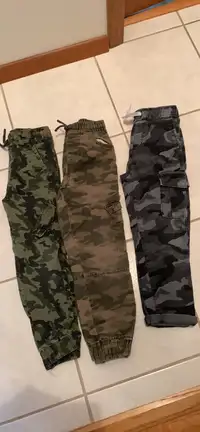 3 pairs boys pants-size 6 and 6/7 (LOT $40)