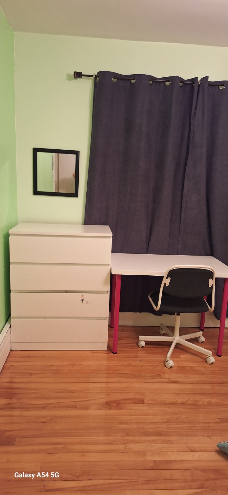 Chambre à  louer près  des métros Montmorency et Concorde — photo 2