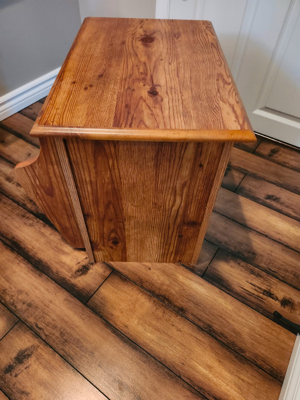 Side Table/End Table with inside and side storage in Other Tables in Edmonton - Image 2