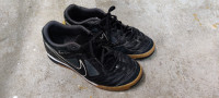 2011 Nike 5 Gato Black Leather Indoor Soccer Shoes - Size 8 / 41