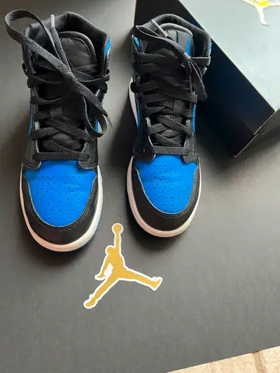 Nike kids Air Jordan 1 mid GS black/ royal blue size 5Y used, View more