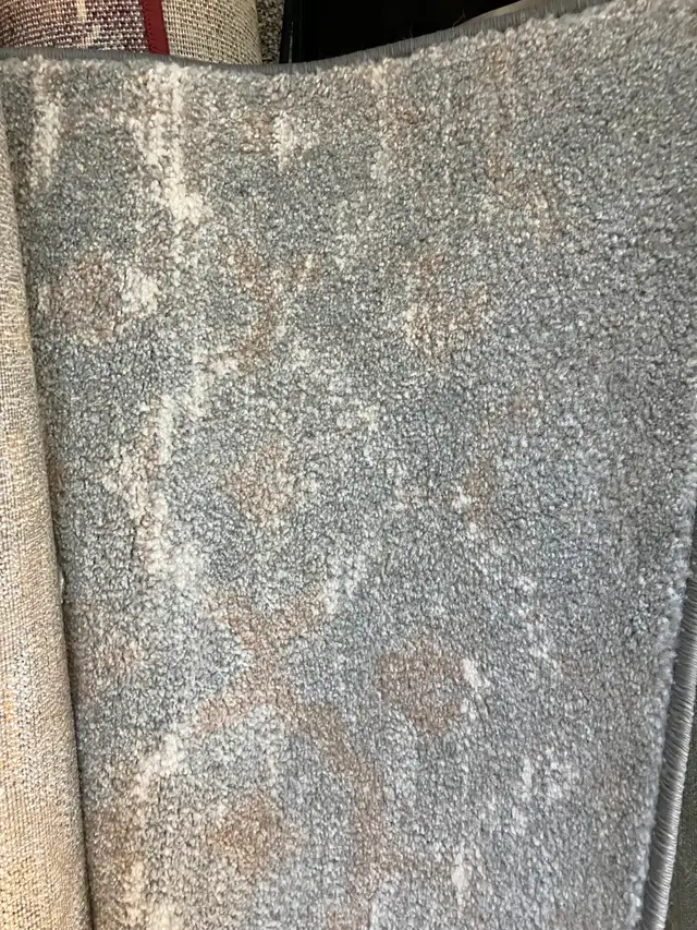 Carpet - gray 5'-3" x 7'-3"63694126907521121