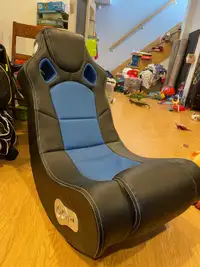 Blue and black gamin chair