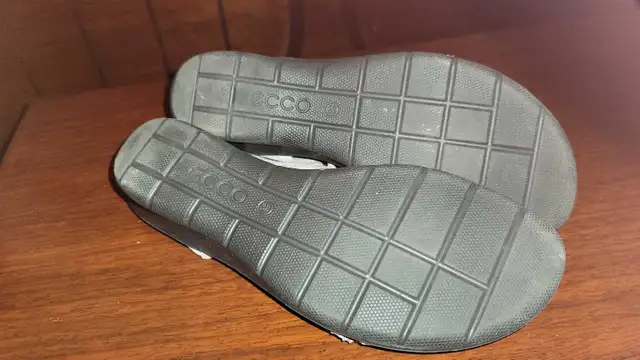 Ecco Women's Sandals in Women's - Shoes in City of Toronto - Image 4