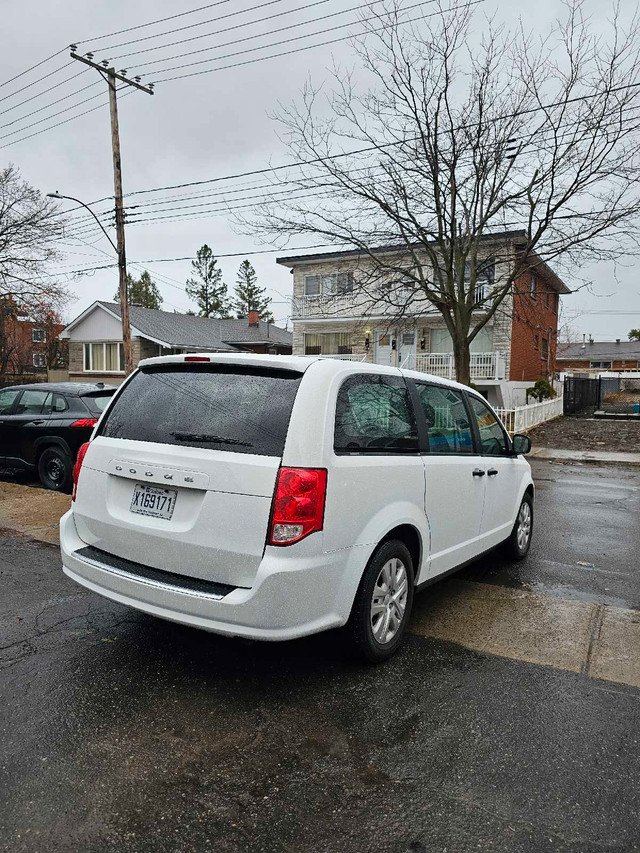 Dodge Grand Caravan 2019 dans Autos et camions  à Ville de Montréal - Image 3