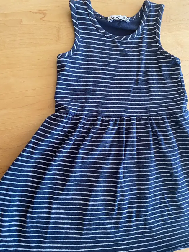 Robe taille 2 ans (C33) in Clothing - 2T in City of Montréal - Image 4