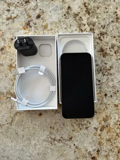 iPhone 12 Pro 128 GB UNLOCKED $380, View more