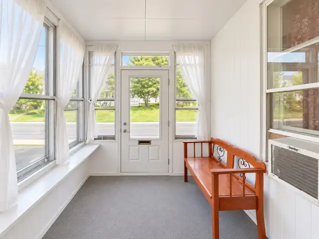 4-Bedroom House in Lévis