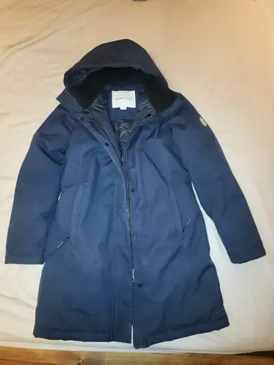 Manteau QUARTZ medium femme Presque jamais porté (1 mois), car pas la bonne grandeur. Donc presque n...