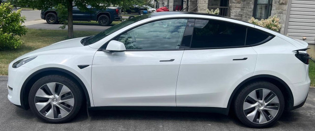 Model y tesla in Cars & Trucks in Ottawa - Image 2