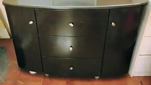 Dresser with mirror - solid wood in Dressers & Wardrobes in Mississauga / Peel Region - Image 4