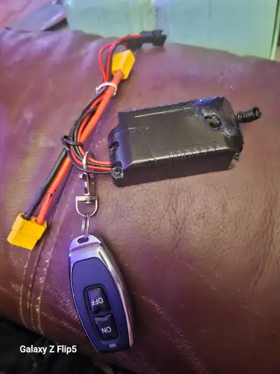 Je vends un limiteur de vitesse Taverun neuf.jai seulment fait un compartiment car je n aimais pas q...