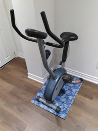 Indoor Cycling Stationary/Exercise Bike
