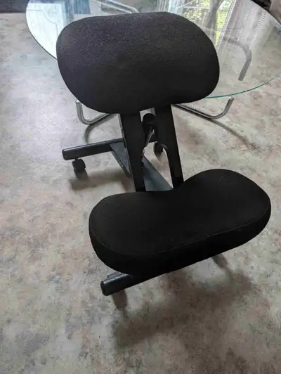 Sit/kneel adjustible ergo chair.