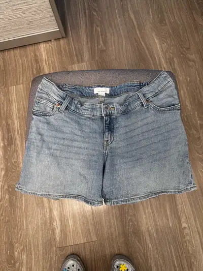 Maternity jean short H&M size L, View more