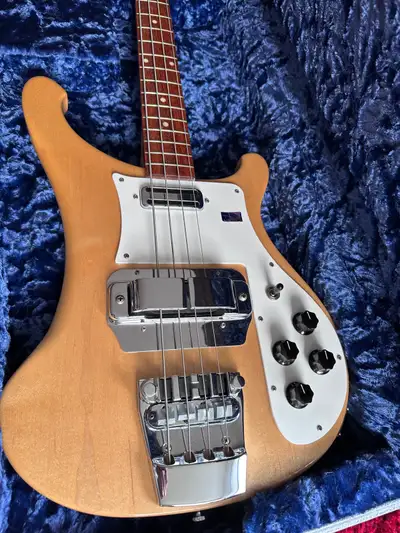 Rickenbacker Bass 4001 v63, View more