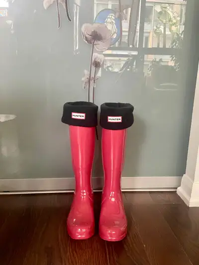 Women Tall Gloss Rain Hunter Boots with socks, View more