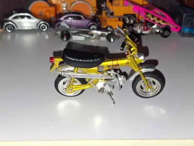 - Honda Trail 70 - 1/16 scale diecast motorcycle - Vintage Zee Toys (Zylemex) Ridge Riders - Excelle...