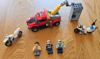 Lego Set # 60317 Tow Truck Trouble