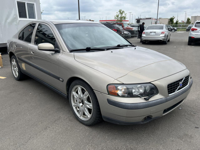 Selling 2004 Volvo S60 2.5T Awd in Cars & Trucks in Mississauga / Peel Region