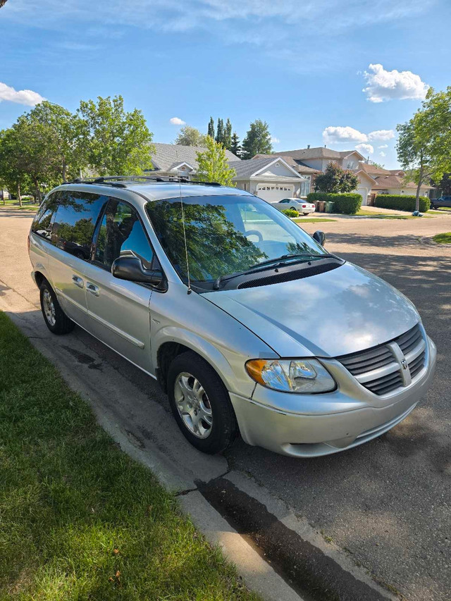 *2004 Dodge Caravan* in Cars & Trucks in St. Albert - Image 2