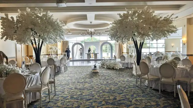 Luxury Cherry Blossom Trees | Straight, Arched & Weeping Styles in Home Décor & Accents in Mississauga / Peel Region - Image 6