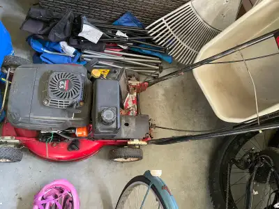 Toro commercial 21 in walk behind self propelled lawn mower Working condition cuts great..starter co...