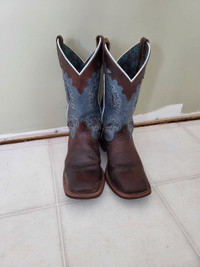 Women's size 8 Cowgirl Boots-100% Leather