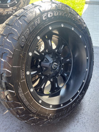 Toyo Open Country A/Tlll  33x12.50 R20LT on Fuel Krank D517 Rims