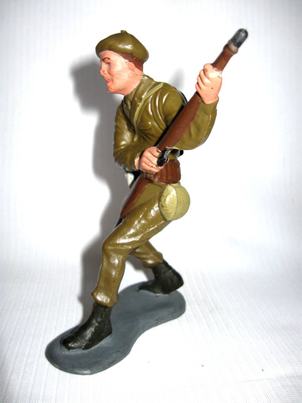 MARX WARRIORS of the WORLD SOLDAT CANADIEN WW11 SOLDIER c.1963 in Arts & Collectibles in West Island - Image 2