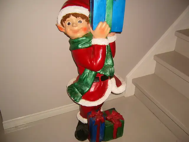 Christmas elf in Arts & Collectibles in Sudbury - Image 4