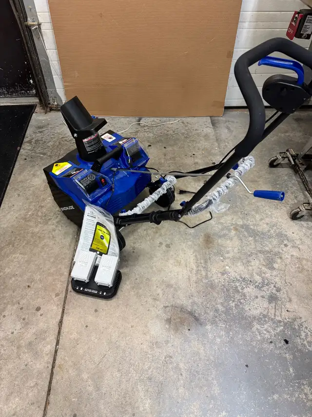 electric snow blower in Snowblowers in Oakville / Halton Region - Image 3