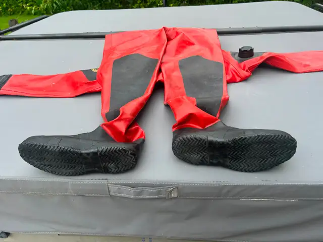 Viking  Sport 90X Dry Suit in Water Sports in Ottawa - Image 6