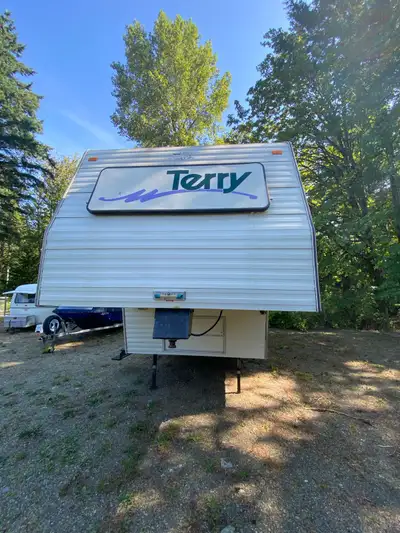 For Sale or Trade for equal value Boat 1999 Terry 29FR 5th Wheel – Extra Clean, Well Maintained & Re...