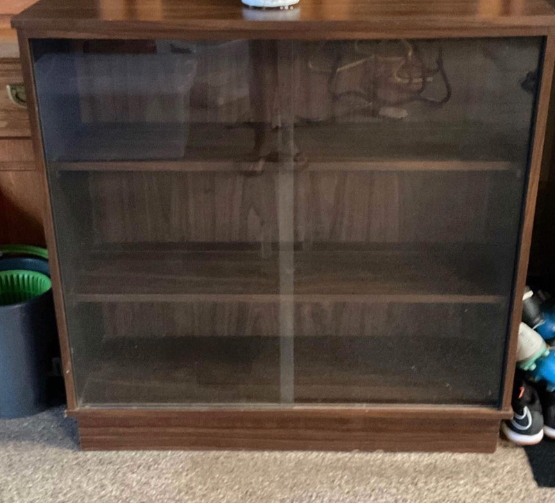 Glass Display Hutches & Display Edmonton Kijiji